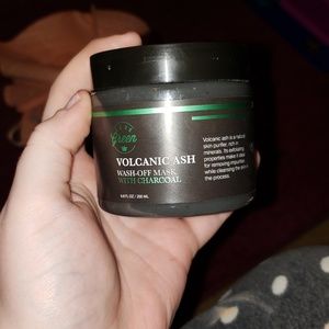 Volcanic ash wash off facemask